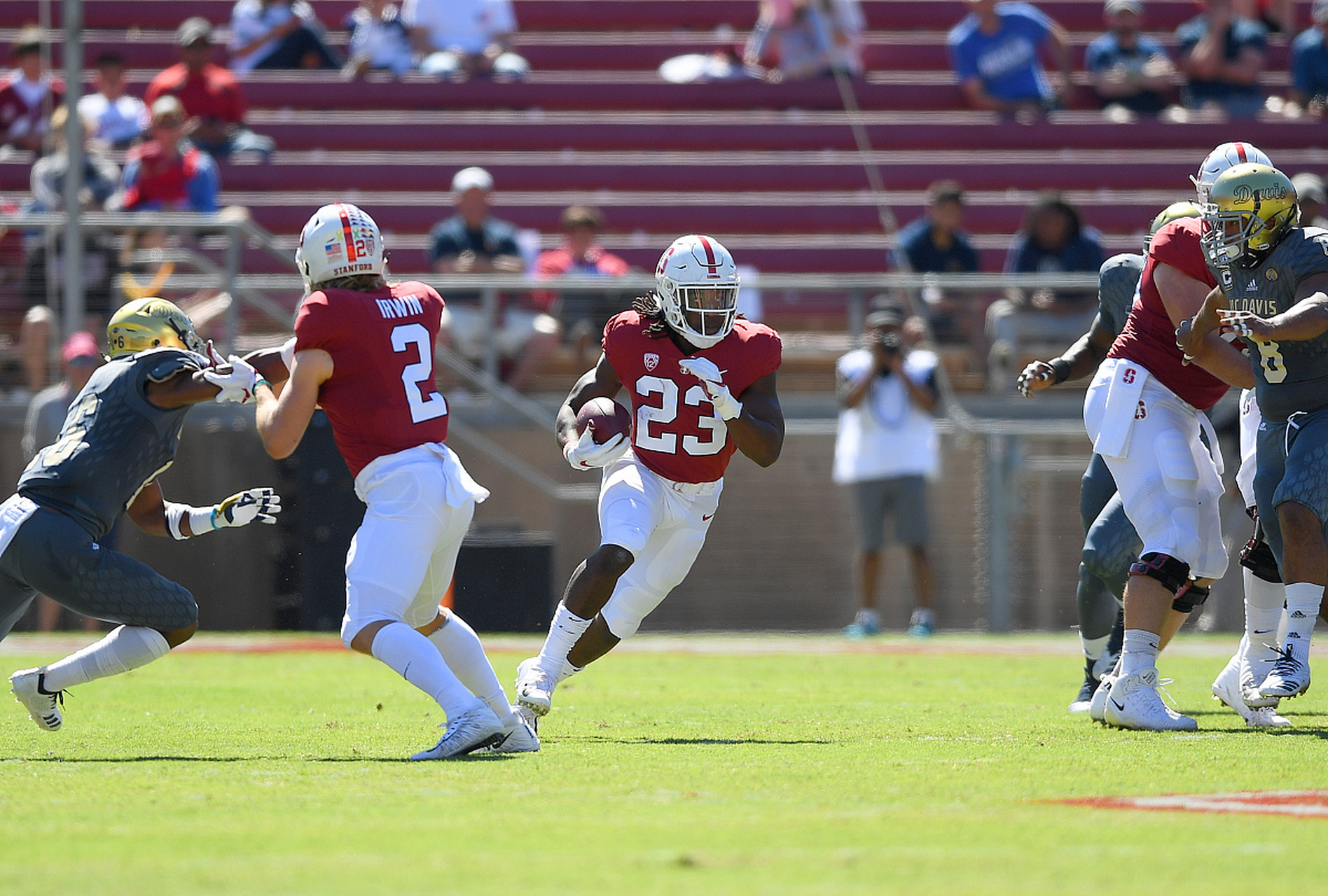 橄榄球决赛震撼开打,巅峰对决引爆全场的简单介绍 橄榄球决赛震撼开打,巅峰对决引爆全场的简单介绍