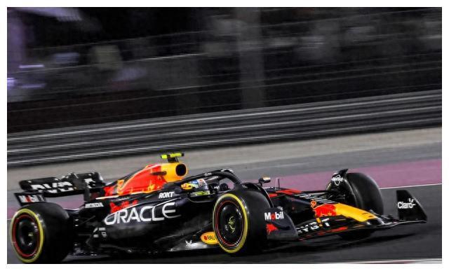 红牛车队险胜阿斯顿马丁，佩雷兹刷新纪录