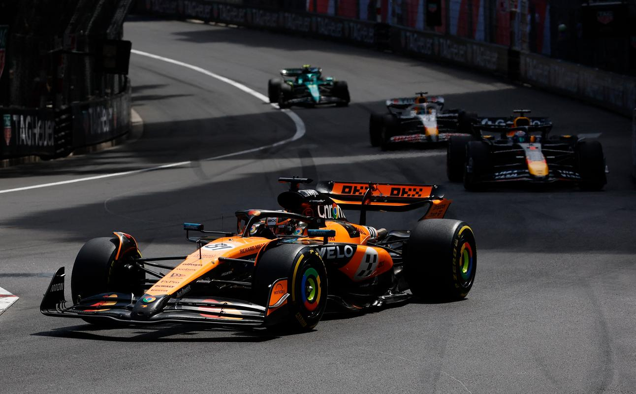 红牛车队险胜阿斯顿马丁，佩雷兹刷新纪录