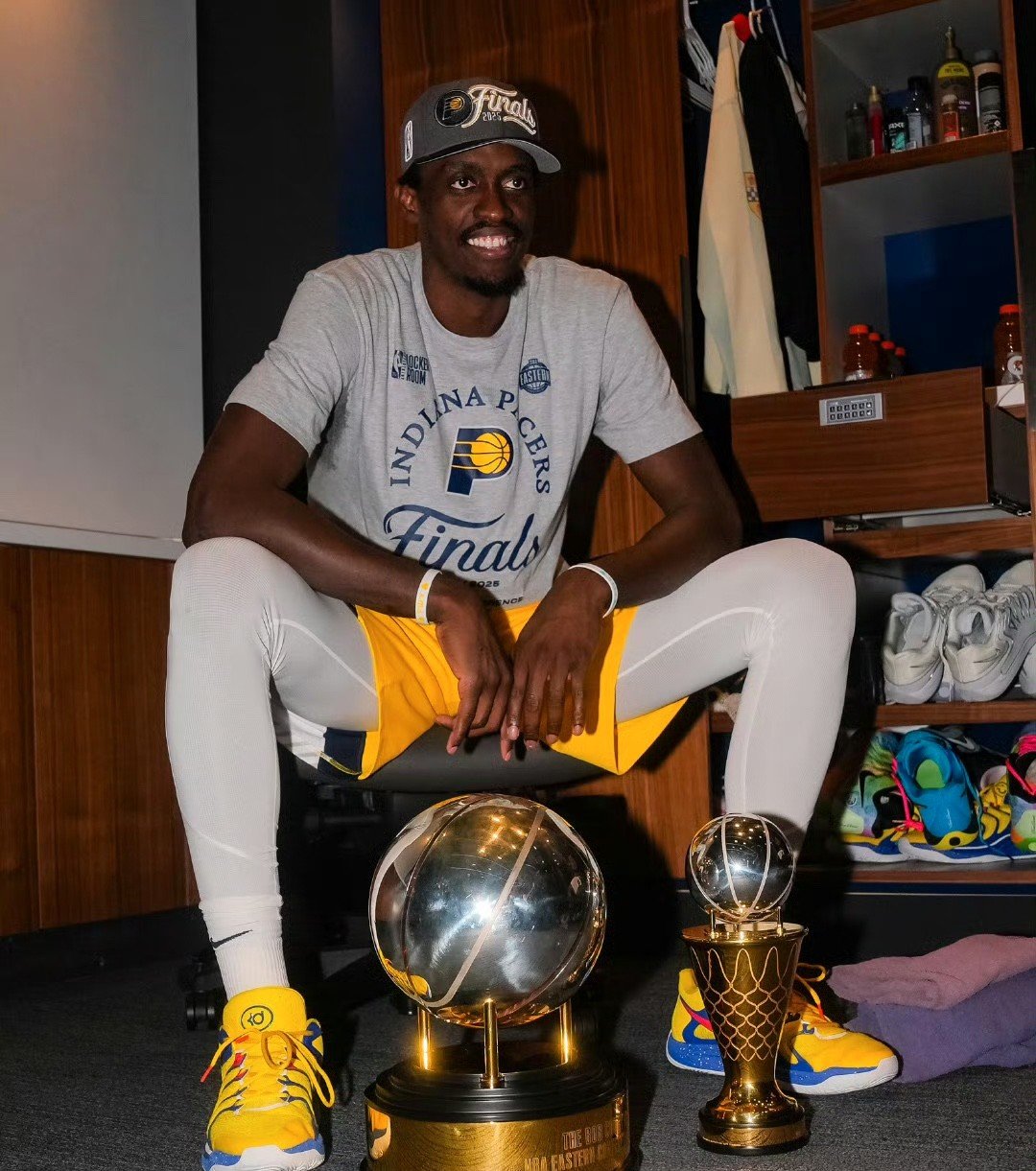 76人逆转篮网，西亚卡姆刷新纪录